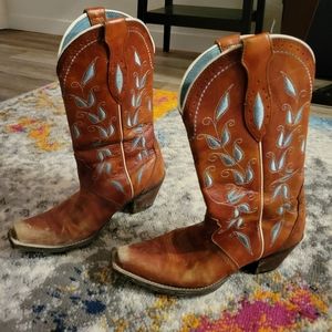 Ariat cowgirl boots